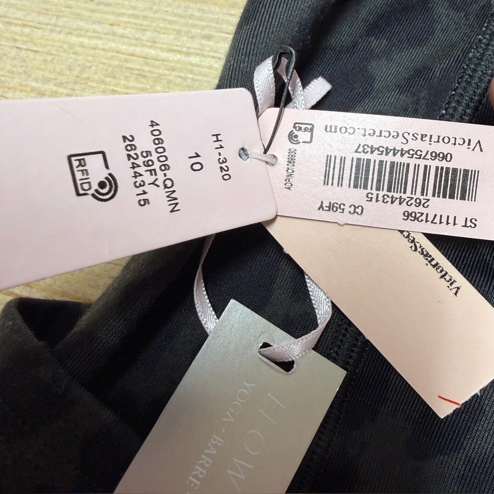NEW Victoria's Secret Flow On Point Pocket Leggings Women 10 Green Black Cheetah - Picture 11 of 13